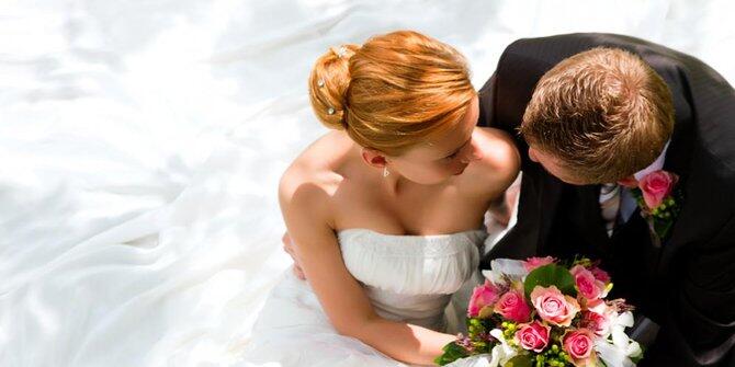 7 Cara ampuh 'kode-in' pacar biar cepet dilamar