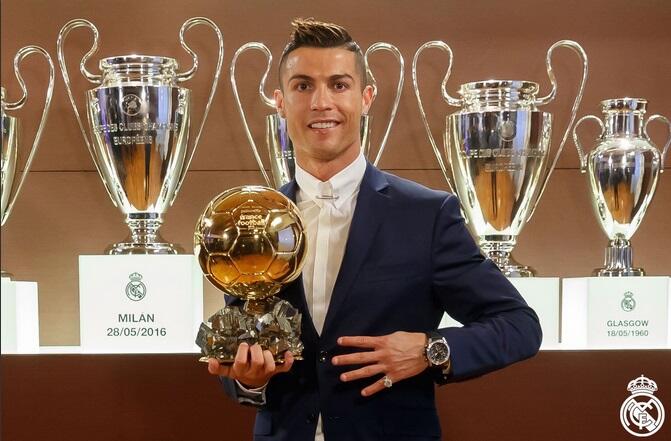 Cristiano Ronaldo Memenangkan Ballon d'Or 2016