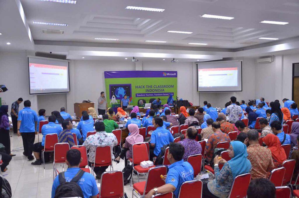 Microsoft Indonesia Melatih Kemampuan Digital Ribuan Guru Indonesia