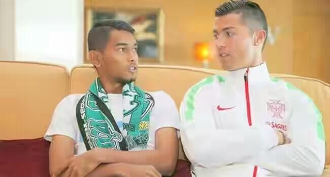 Pulang kampung,Martunis Ronaldo rela angkut beras demi bantu korban gempa