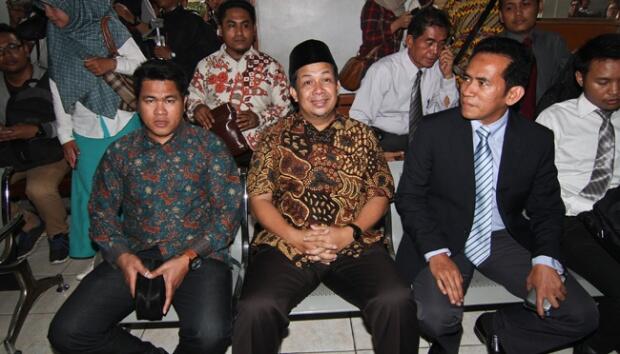 untung banyak' digugat fahri hamzah, PKS Dihukum Rp 30 Miliar , 