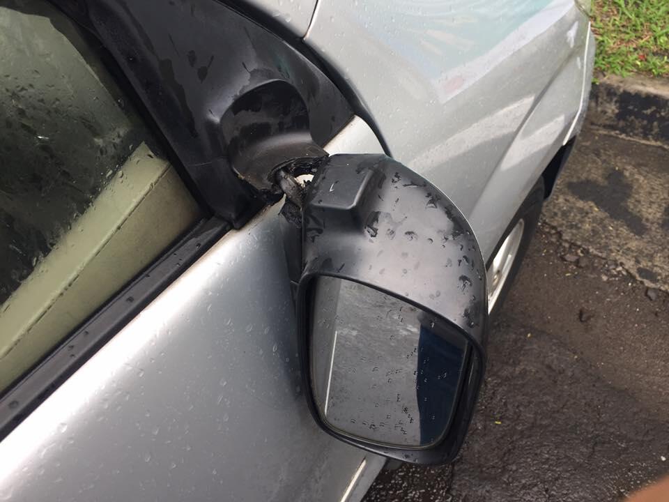 Lapor serempet lari, tidak ada korban tapi mobil rusak