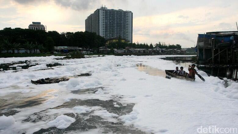 Wajah Waduk Pluit Dulu dan Sekarang