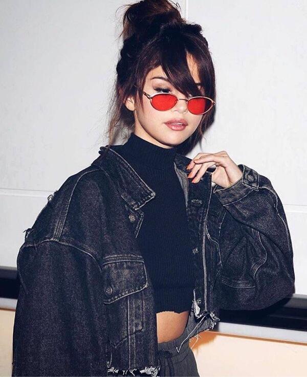 Mau Endorse Selena Gomez? Bayar Rp 130 M!