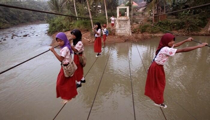 Potret Kegigihan Pelajar Indonesia Menembus Keterbatasan