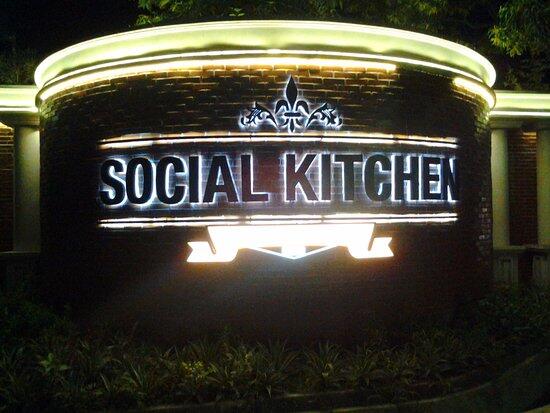 Resto Social Kitchen Solo Disweeping? Ini Penjelasan LUIS