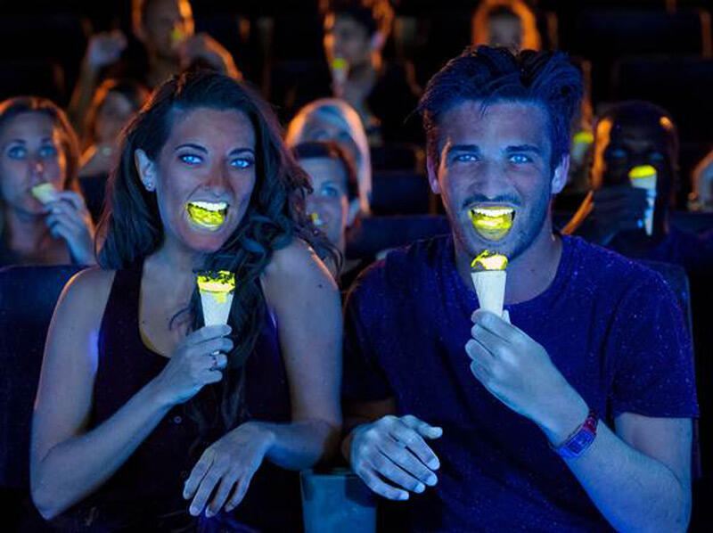 ES KRIM GLOW IN THE DARK