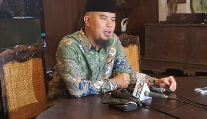 Ahmad Dhani Minta Farhat Abbas Jadi Penasihat Hukumnya