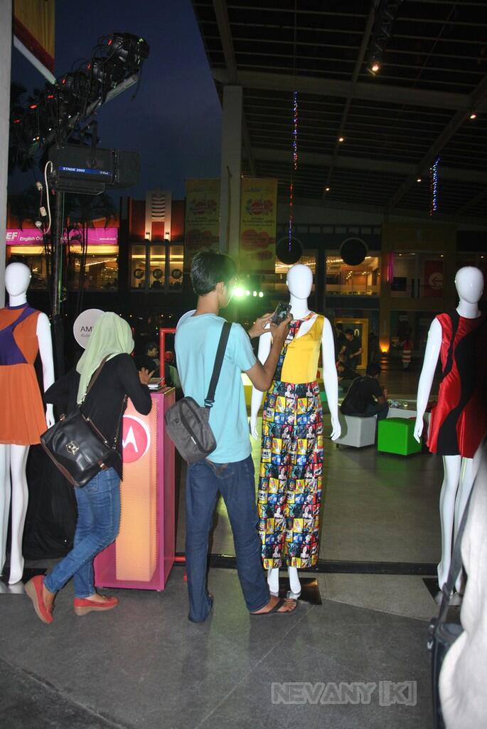&#91;Field Report&#93; Keseruan Roadshow Moto E3 Power Di Surabaya