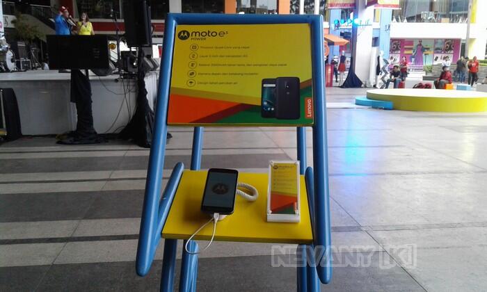 &#91;Field Report&#93; Keseruan Roadshow Moto E3 Power Di Surabaya