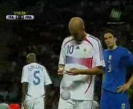 Lebih Dekat Dengan Zinedine Zidane (Madridista Wajib Tahu)