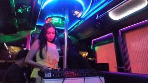 Bukan Telolet, Moto Bus yang Ini Ada DJ-nya!