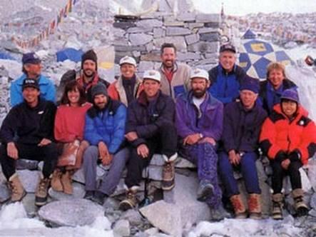 Kompilasi Foto Everest dalam 100 Tahun