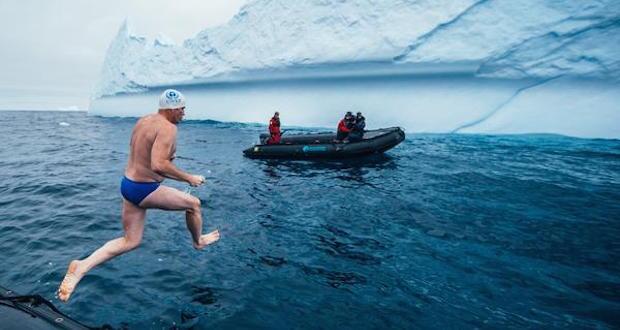 Lewis Pugh, Rela Berenang Sejauh 1 Kilometer di Laut Antartika Demi Ini!