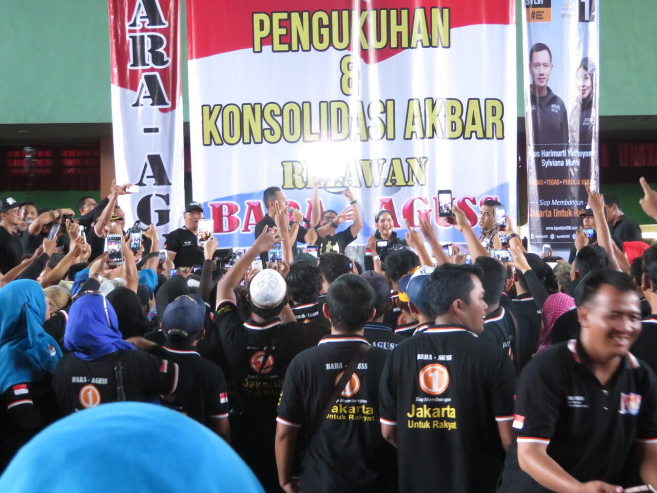 Kampanye di Pondok Pinang, Agus Yudhoyono Lompat 'Moshing' Lagi