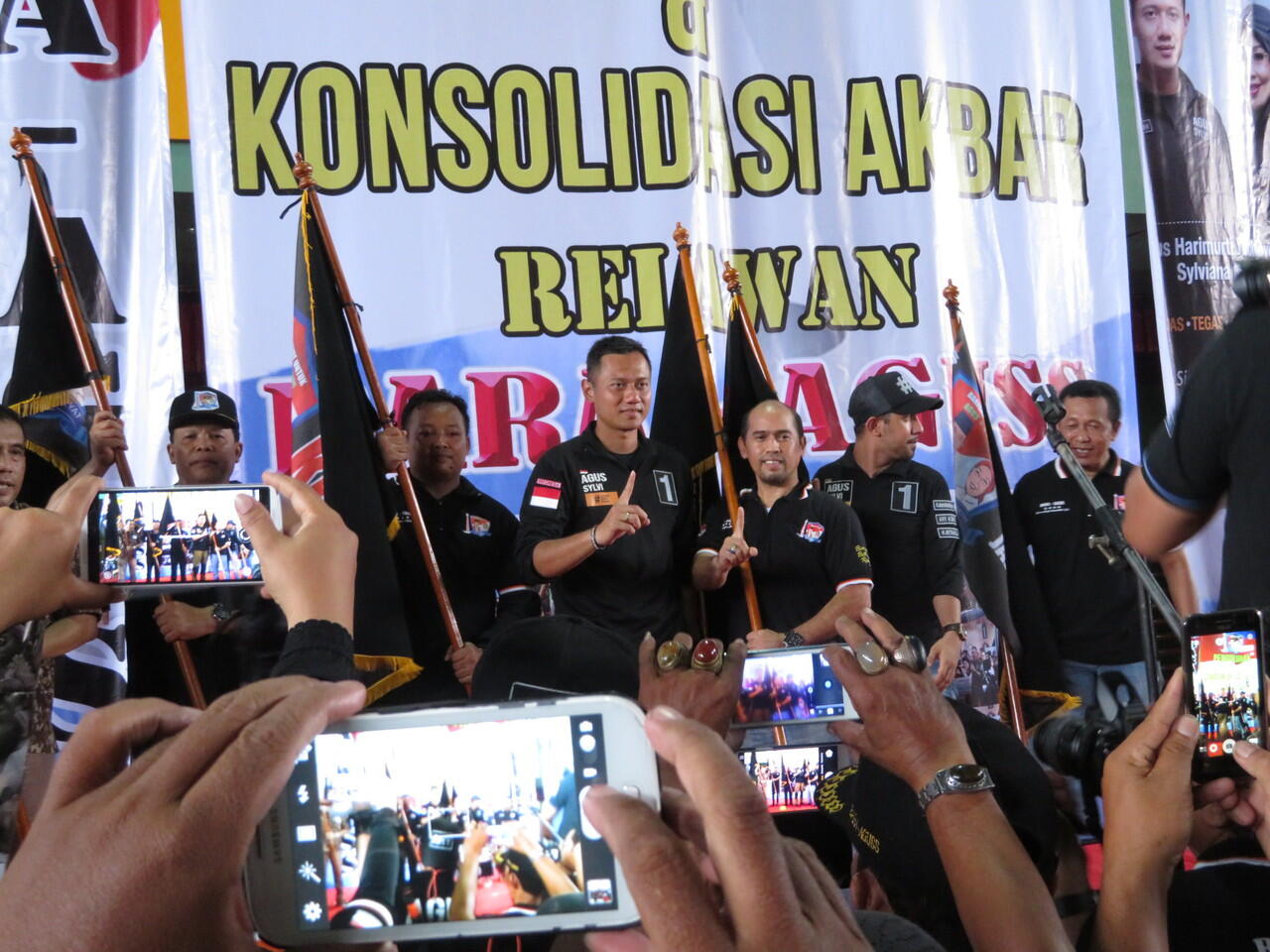 Kampanye di Pondok Pinang, Agus Yudhoyono Lompat 'Moshing' Lagi