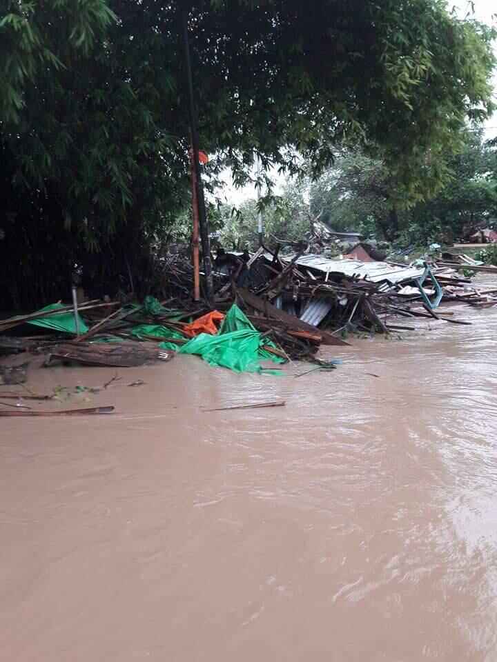 #Prayforbima 
Banjir Bandang di Kabupaten Bima provinsi NTB