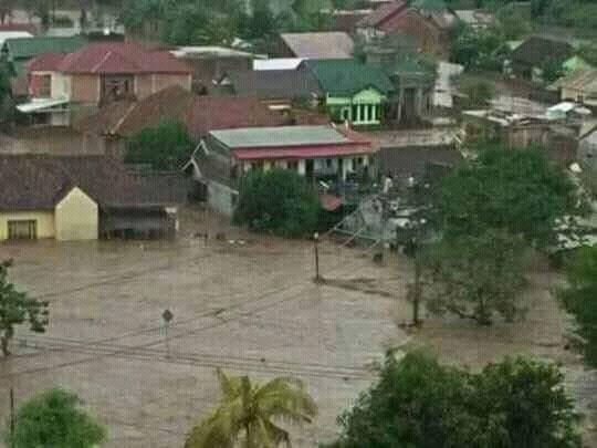 #Prayforbima 
Banjir Bandang di Kabupaten Bima provinsi NTB