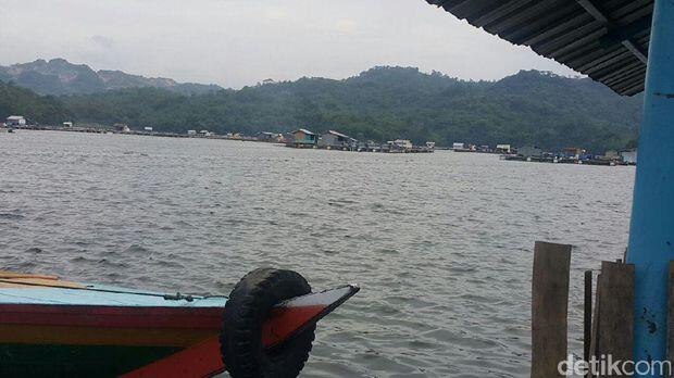 Markas Teroris di Jatiluhur, 'Nyamar' Keramba Apung di Tengah Waduk