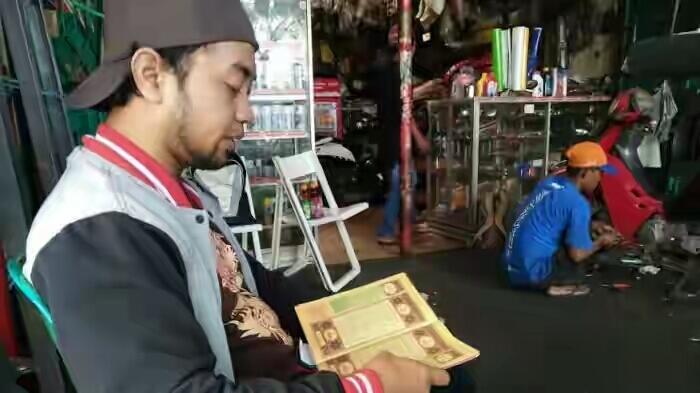 keren" Ngaji Satu Jam di Bengkel Ini, Gratis Oli dan Servis Motor