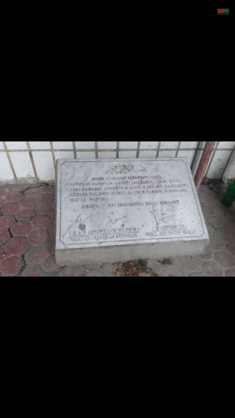Miris, Makam Pangeran Kuningan 'Terjepit' Gedung Tinggi