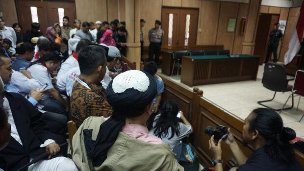 Sidang Segera Digelar, Pengacara Optimis Hakim Tak Lanjutkan Kasus Ahok