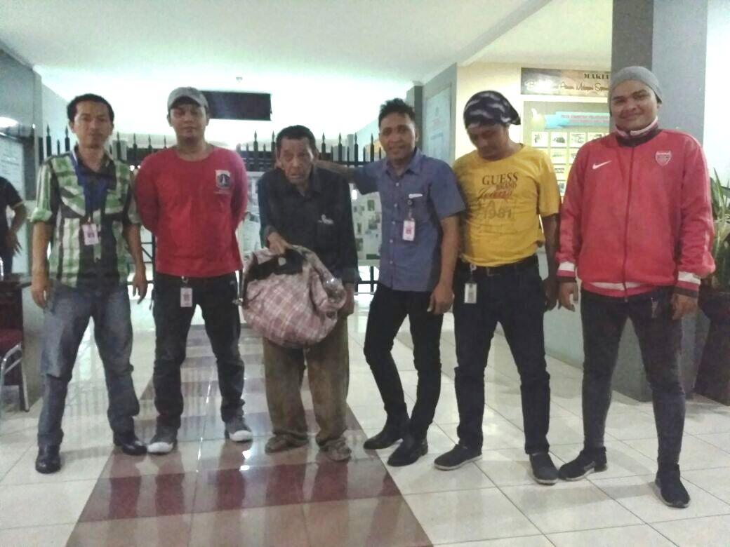 Baru 3,5 Jam Mengemis, Kakek Ini Raup 521 Ribu Rupiah