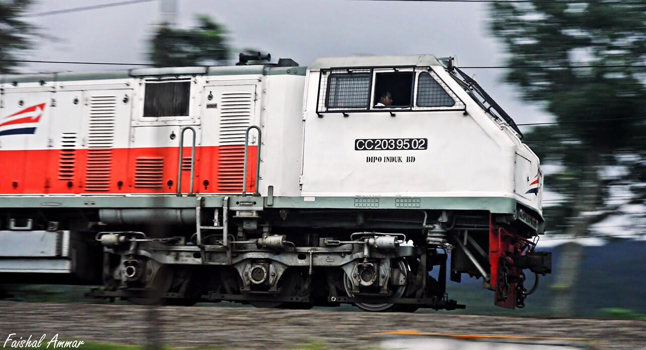 Udah tau belum gan tentang Lokomotif Kereta Tua di Indonesia