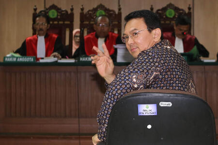 Hakim Nyatakan Eksepsi Ahok Masuk Pokok Perkara