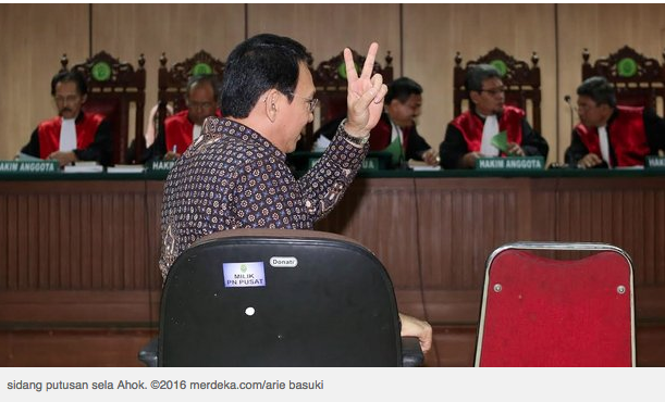Salam dua jari di sidang, Ahok mau dilaporin lagi ke polisi