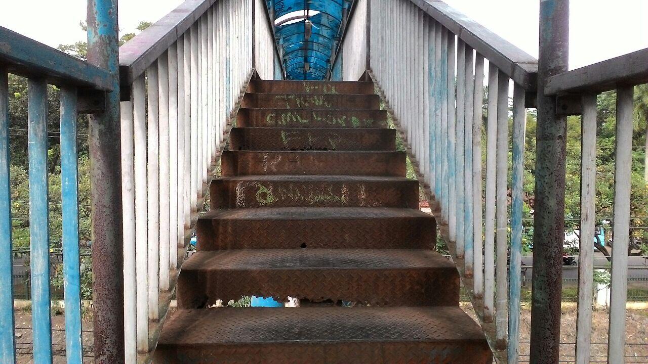 JPO Lenteng Agung Bertahun-tahun Rusak, Siapa Tanggung Jawab?