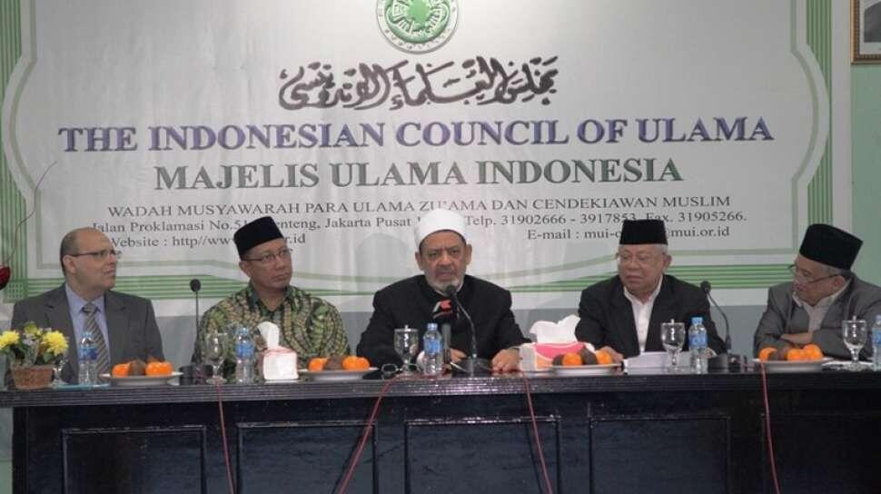 KUASA HUKUM AHOK KRITIK MUI LAKUKAN STANDAR GANDA