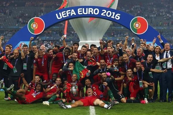 Momen Tak Terlupakan di Sepak Bola Selama 2016