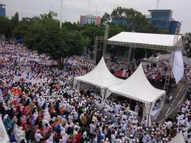 Merinding! Puluhan Ribu Warga Medan Padati Tabligh Akbar Habib Rizieq