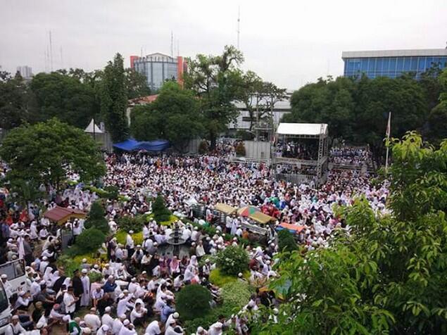 Merinding! Puluhan Ribu Warga Medan Padati Tabligh Akbar Habib Rizieq