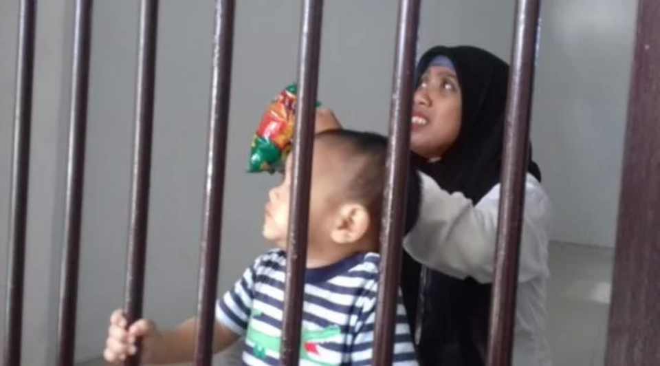 ORANGTUA TERJERAT KASUS, BAYI 10 BULAN MENGINAP Di HOTEL PRODEO