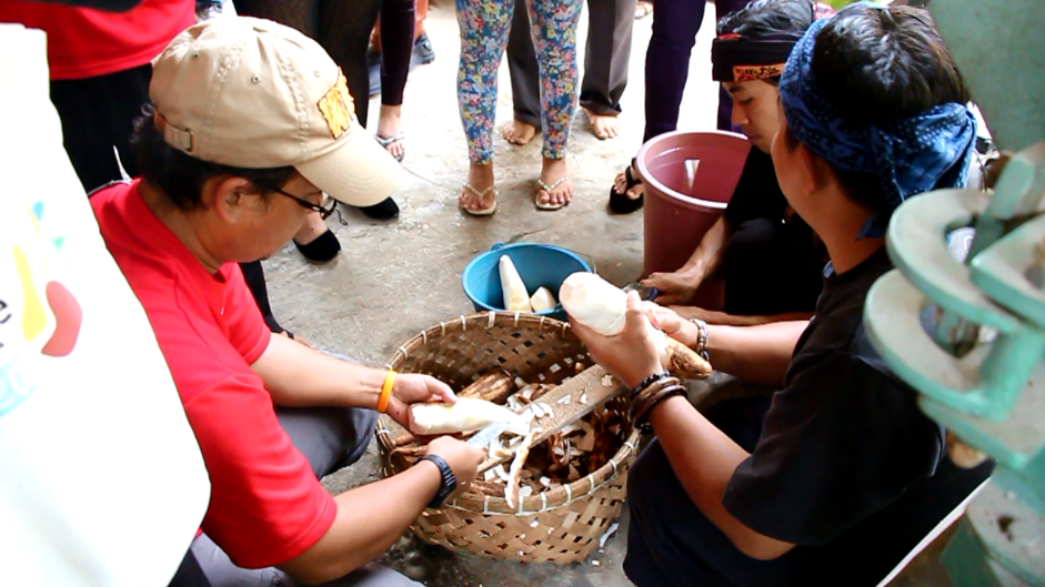 Kampung Cireundeu, Dikagumi Namun Didiskriminasi