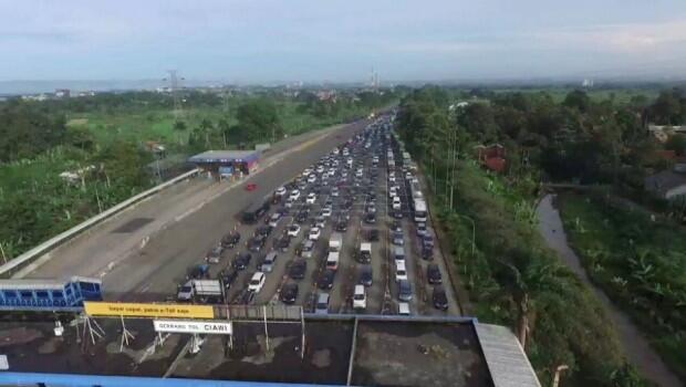 Macet Tahun Baru di Tol Jagorawi Kalahkan Libur Lebaran
