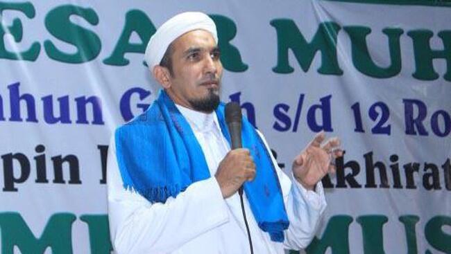Ketum FPI Minta Laskar Turunkan Spanduk Fitnah Dukungan ke Agus