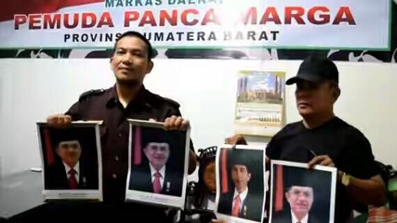 Pemuda Panca Marga Turunkan Foto Jokowi-JK, š„