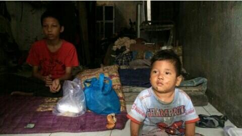 Anak 16 Tahun Menafkahi Sang Adik Sendirian.