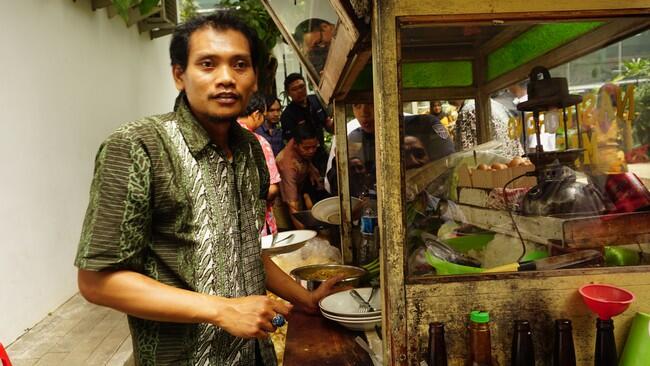 Cerita Nurhadi yang Nasi Gorengnya Mendadak Dipesan Jokowi