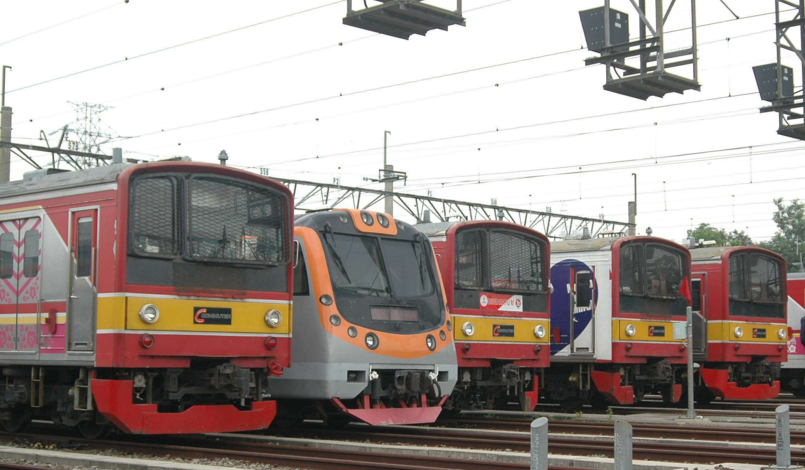 Bahaya Berdesakan di dalam Commuter Line bagi Kesehatan