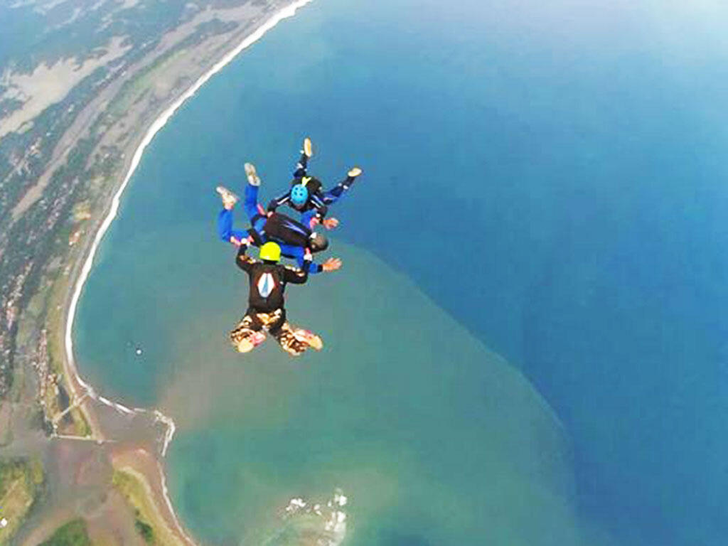 Suka hal Exstrem, cobain gan wisata Extream di Indonesia ini
