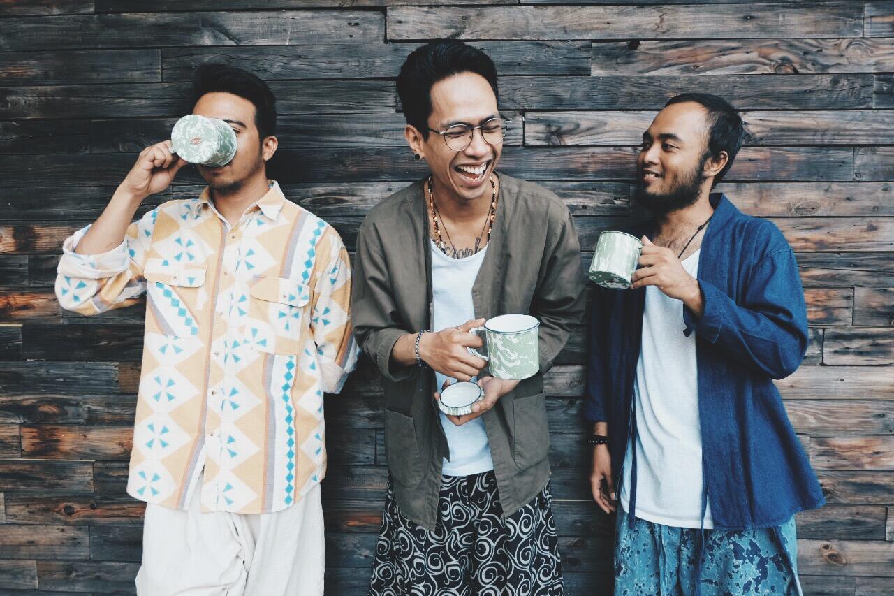 Band-band Indie Indonesia dengan lagu ter-enak (Versi ane)