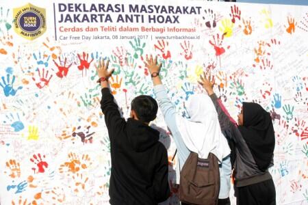 Berita Hoax Buah dari Konsekuensi Kecanggihan Teknologi