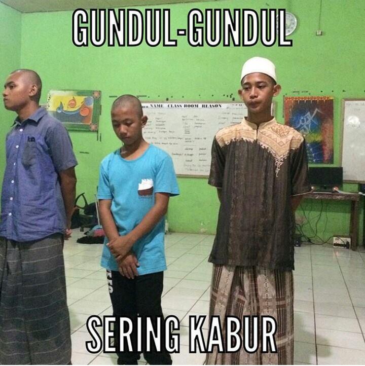 30 Meme kebiasaan santri ini dijamin bikin agan ketawa nggak berhenti 