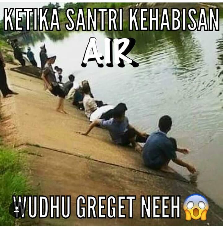 30 Meme kebiasaan santri ini dijamin bikin agan ketawa nggak berhenti 