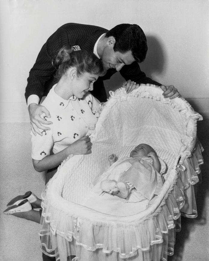7 Fakta Tentang Carrie Fisher Yang Agan Harus Tau