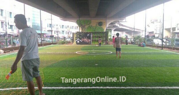 Top! Kolong Flyover Ciputat Jadi Lapangan Futsal